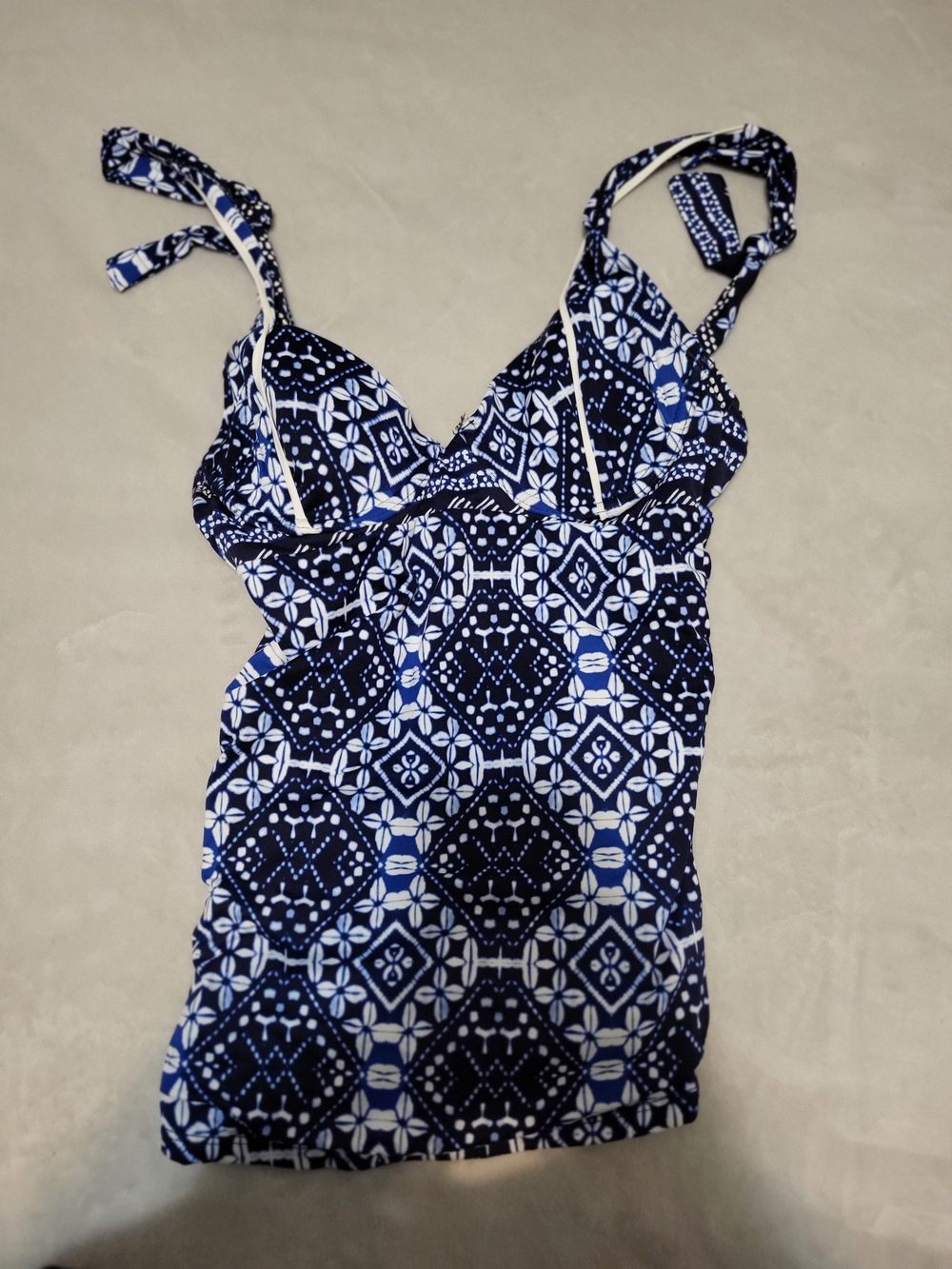 NWT Tommy Bahama Mare Navy Cowrie Diamonds Tankini Top Size S D-Cup